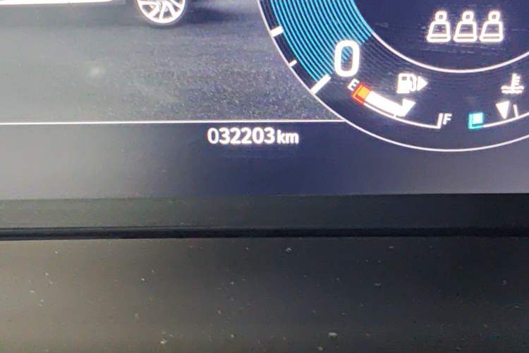 Used Land Rover Discovery Sport 2024 Luxury Custom Edition Odometer Close Up