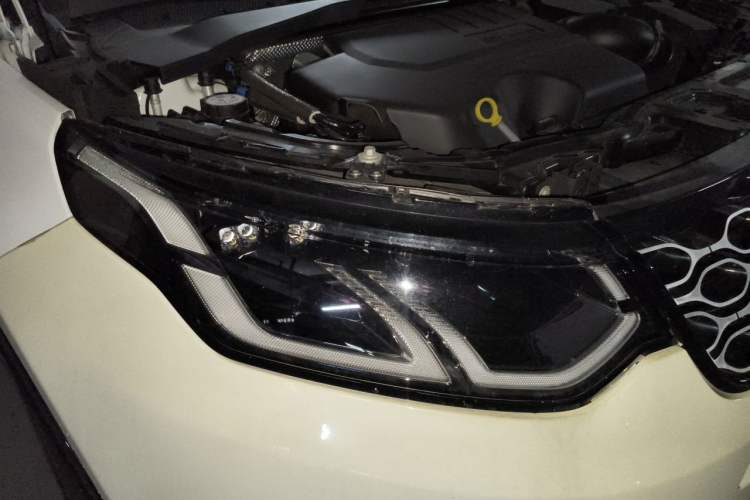 Used Land Rover Discovery Sport 2024 Luxury Custom Edition Right Front Headlight