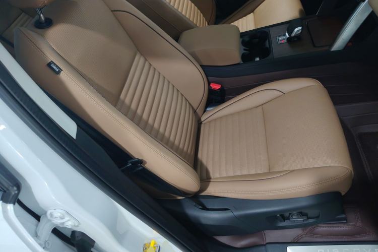 Used Land Rover Discovery Sport 2024 Performance Tech Edition Right Front Seat