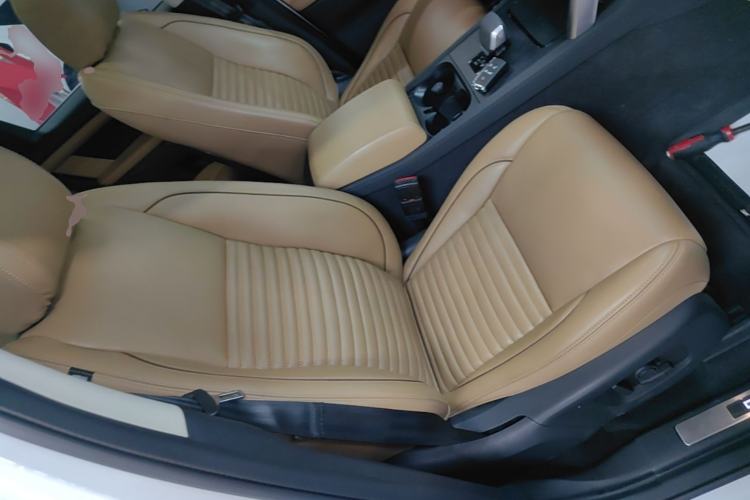 Used Land Rover Discovery Sport 2024 Luxury Custom Edition Right Front Seat