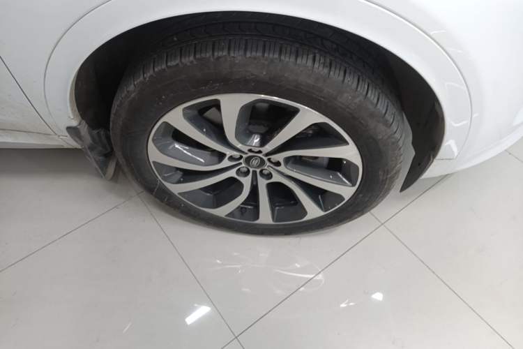 Used Land Rover Discovery Sport 2024 Performance Tech Edition Right Front Wheel Hub