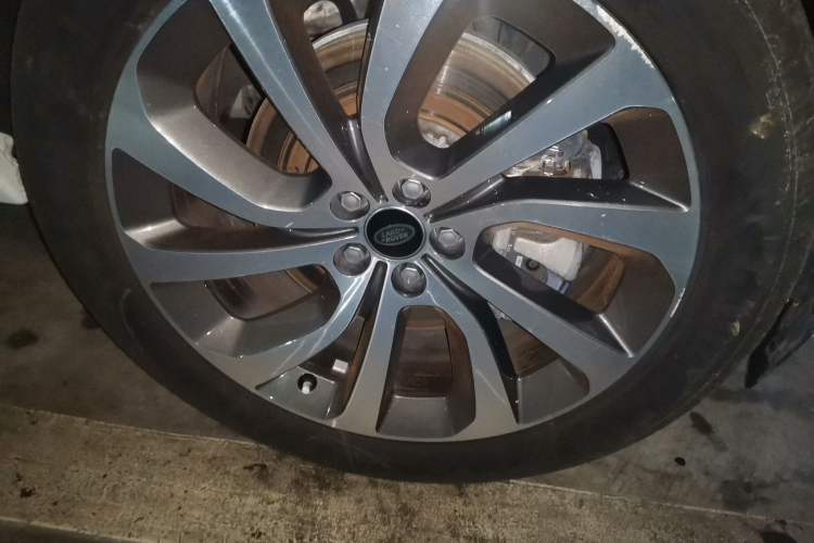 Used Land Rover Discovery Sport 2024 Performance Tech Edition Right Front Wheel Hub