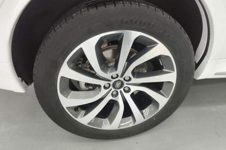 Used Land Rover Discovery Sport 2024 Performance Tech Edition Right Rear Wheel Hub