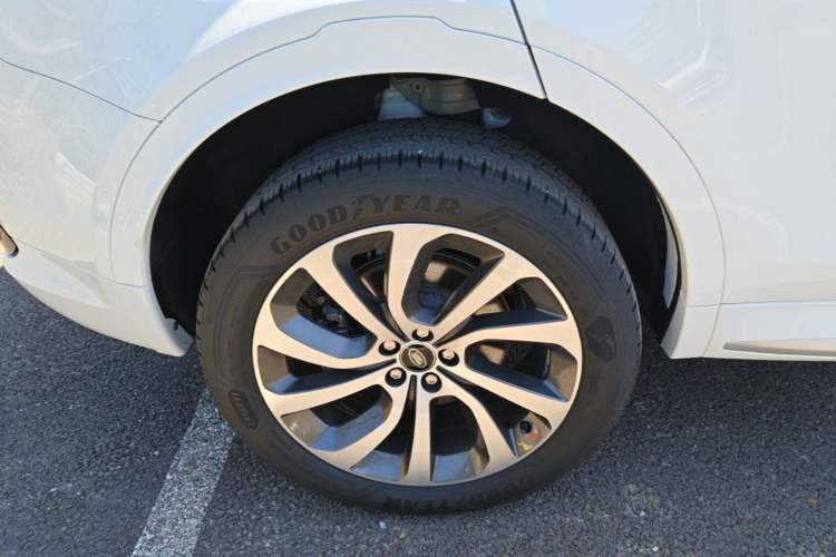 Used Land Rover Discovery Sport 2024 Performance Tech Edition Right Rear Wheel Hub