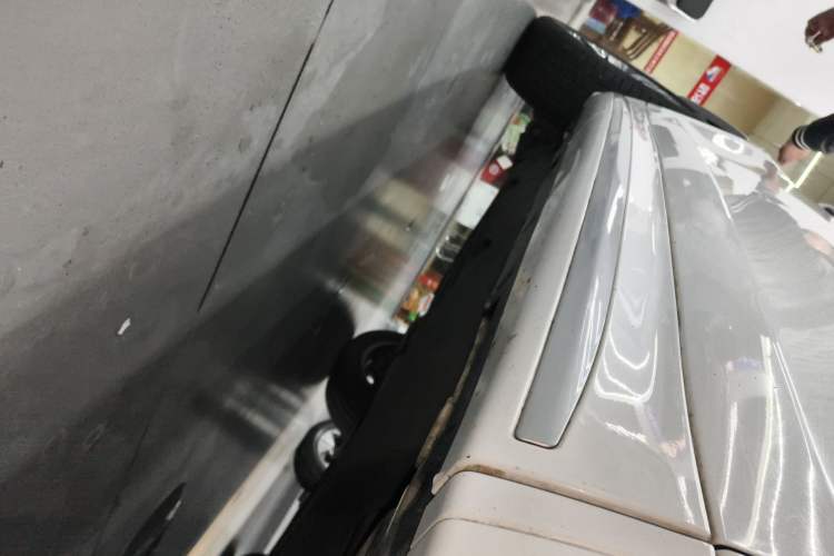 Used Land Rover Discovery Sport 2024 Performance Tech Edition Right Side Sill