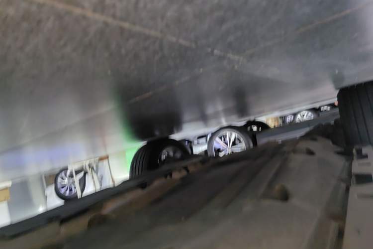 Used Land Rover Discovery Sport 2024 Luxury Custom Edition Right Side Sill