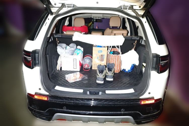 Used Land Rover Discovery Sport 2024 Luxury Custom Edition Trunk