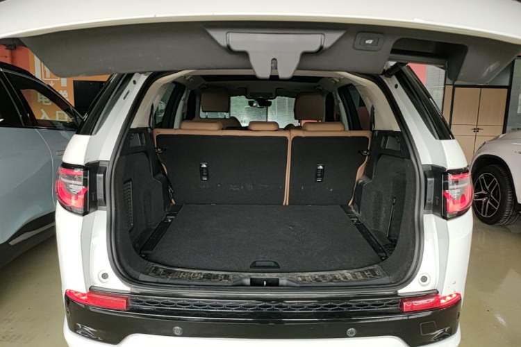 Used Land Rover Discovery Sport 2024 Performance Tech Edition Trunk