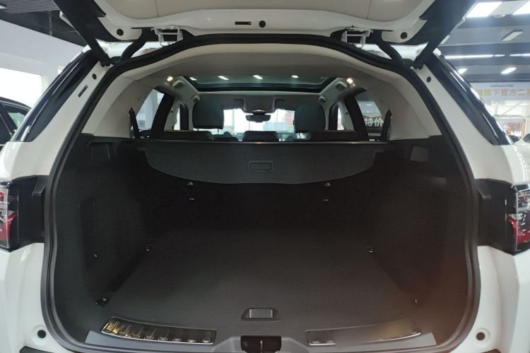 Used Land Rover Discovery Sport 2024 Performance Tech Edition Trunk