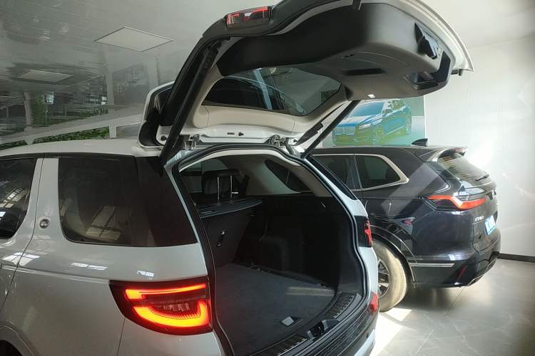 Used Land Rover Discovery Sport 2024 Performance Tech Edition Trunk