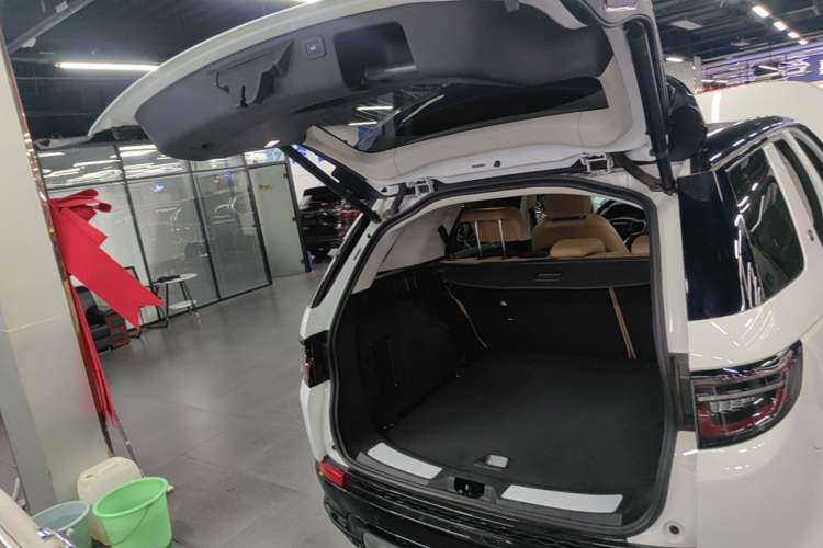 Used Land Rover Discovery Sport 2024 Luxury Custom Edition Trunk
