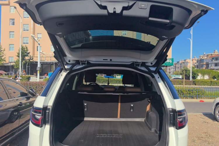 Used Land Rover Discovery Sport 2024 Luxury Custom Edition Trunk