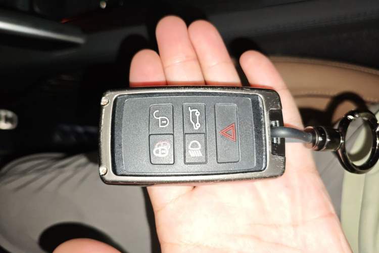Used Land Rover Discovery Sport 2024 Luxury Custom Edition Vehicle Key