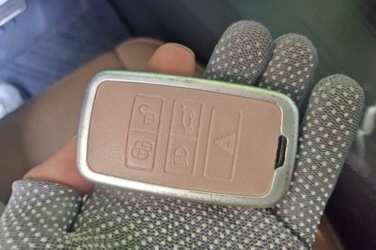 Used Land Rover Discovery Sport 2024 Luxury Custom Edition Vehicle Key