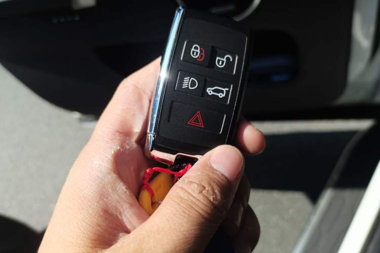 Used Land Rover Discovery Sport 2024 Luxury Custom Edition Vehicle Key
