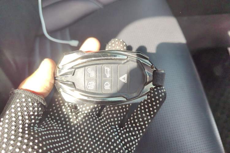 Used Land Rover Discovery Sport 2024 Luxury Custom Edition Vehicle Key