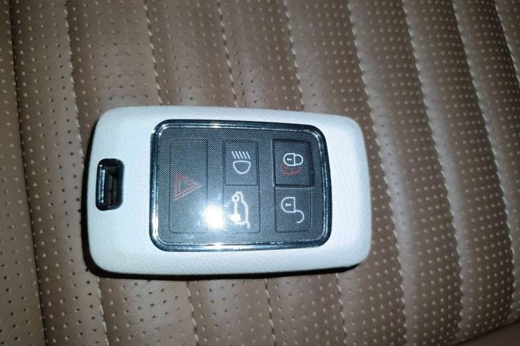 Used Land Rover Discovery Sport 2024 Luxury Custom Edition Vehicle Key