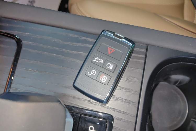 Used Land Rover Discovery Sport 2024 Luxury Custom Edition Vehicle Key