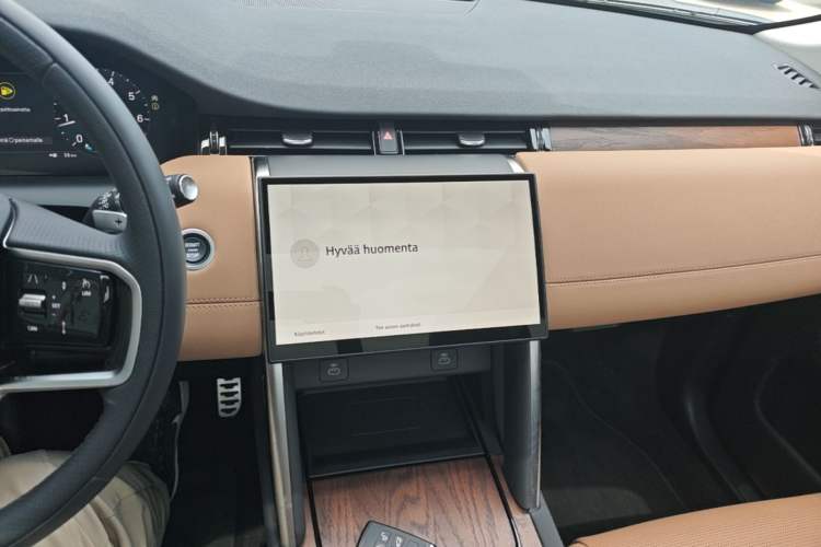 Used Land Rover Discovery Sport 2025 249 PS Performance Tech Edition Audio And AC Panel