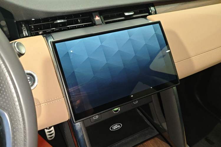 Used Land Rover Discovery Sport 2025 249 PS Performance Tech Edition Audio And AC Panel