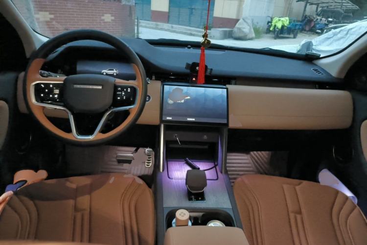 Used Land Rover Discovery Sport 2025 249 PS Performance Tech Edition Center Console