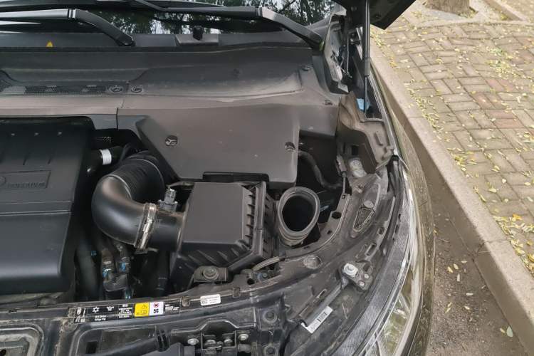 Used Land Rover Discovery Sport 2025 249 PS Performance Tech Edition Engine Bay Left