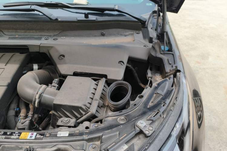 Used Land Rover Discovery Sport 2025 249 PS Performance Tech Edition Engine Bay Left