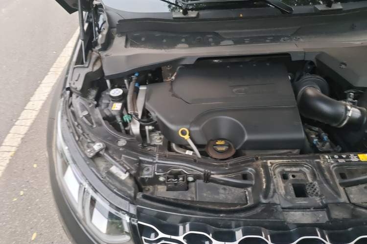 Used Land Rover Discovery Sport 2025 249 PS Performance Tech Edition Engine Bay Right