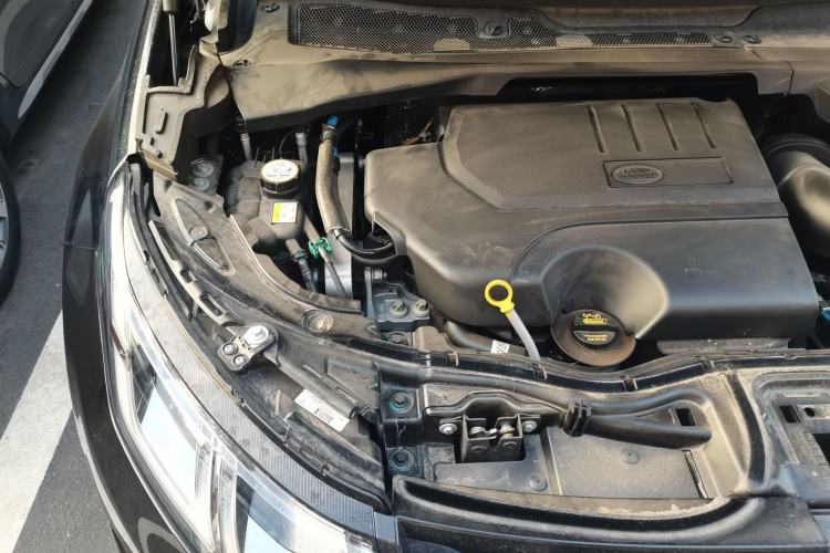 Used Land Rover Discovery Sport 2025 249 PS Performance Tech Edition Engine Bay Right