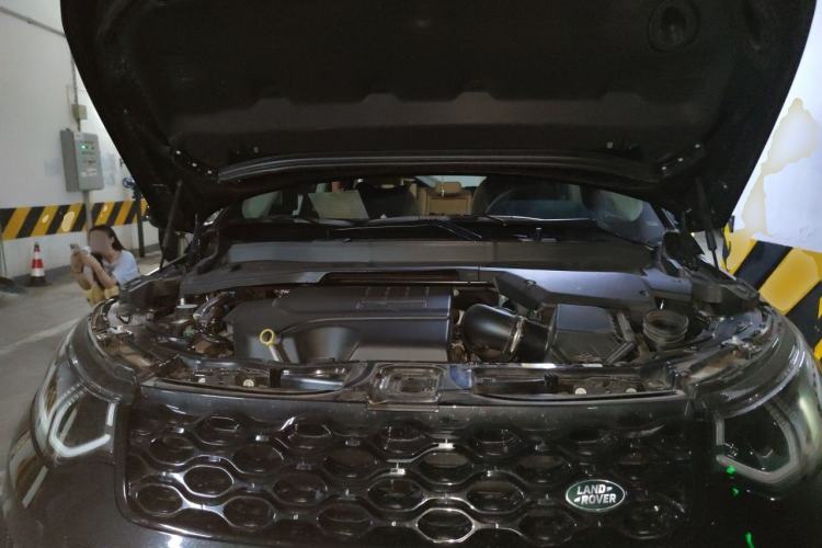 Used Land Rover Discovery Sport 2025 249 PS Performance Tech Edition Engine Bay