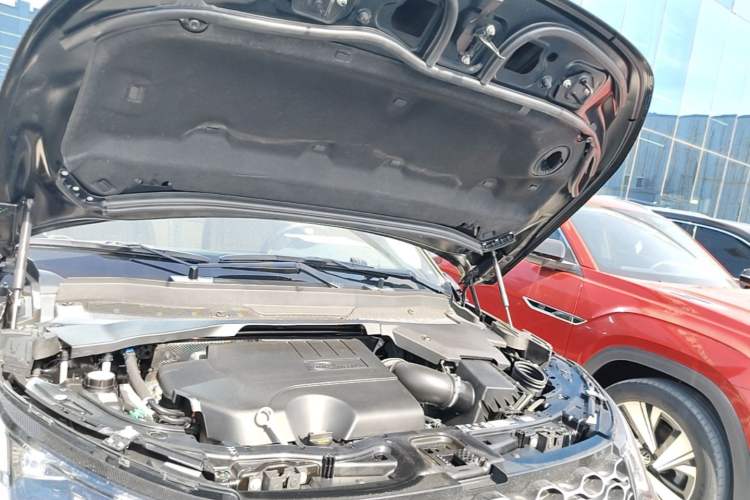 Used Land Rover Discovery Sport 2025 249 PS Performance Tech Edition Engine Bay