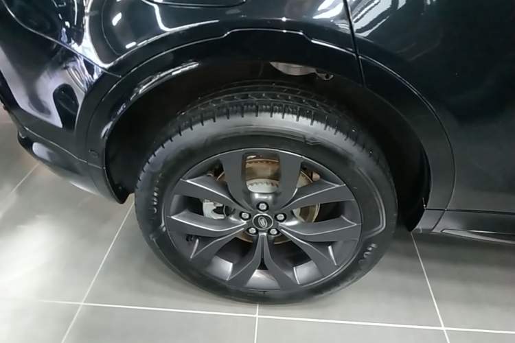 Used Land Rover Discovery Sport 2025 249 PS Explorer Special Edition Exterior 5