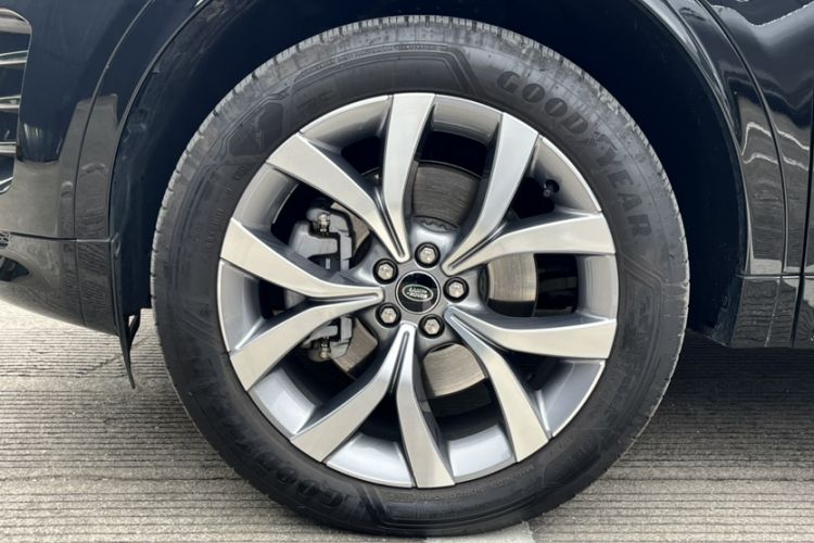 Used Land Rover Discovery Sport 2025 249 PS Performance Tech Edition Exterior 5