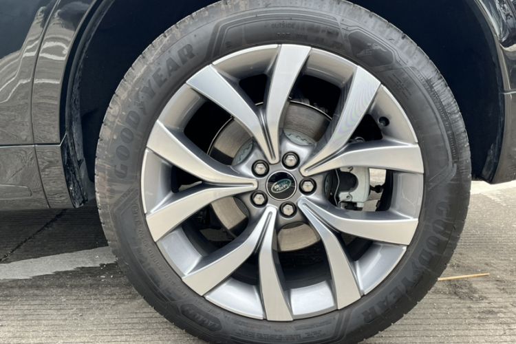 Used Land Rover Discovery Sport 2025 249 PS Performance Tech Edition Exterior 6