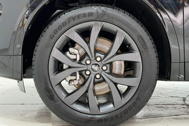 Used Land Rover Discovery Sport 2025 249 PS Explorer Special Edition Exterior 7