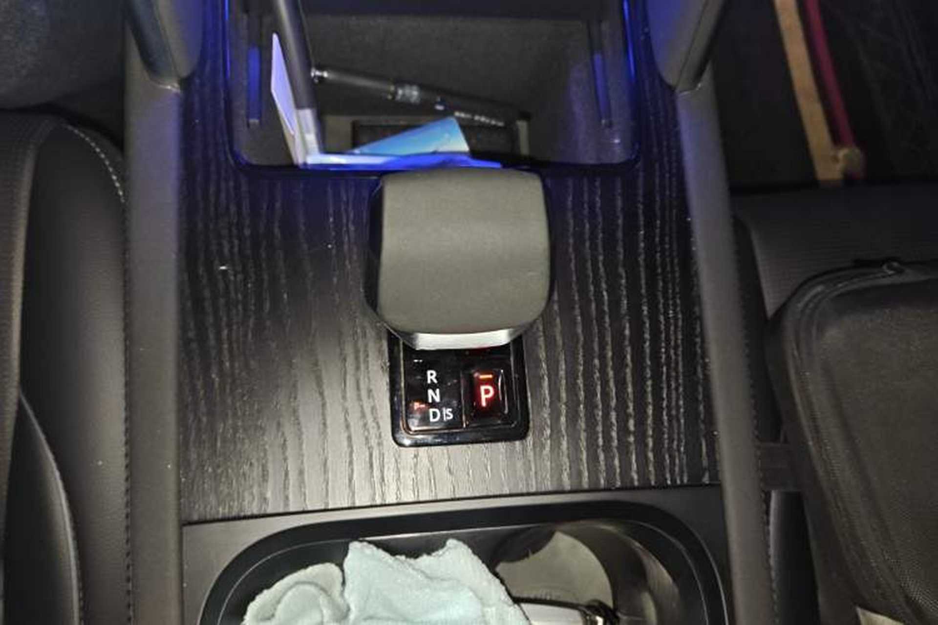 Used Land Rover Discovery Sport 2025 249 PS Performance Tech Edition Gear Lever