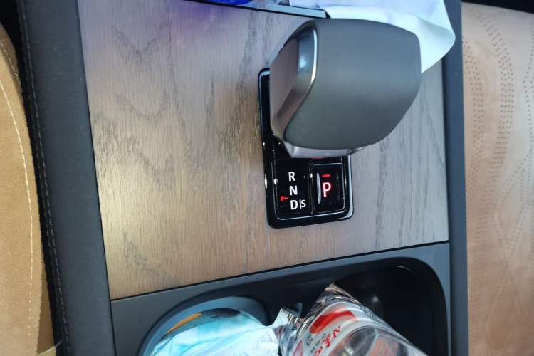 Used Land Rover Discovery Sport 2025 249 PS Performance Tech Edition Gear Lever