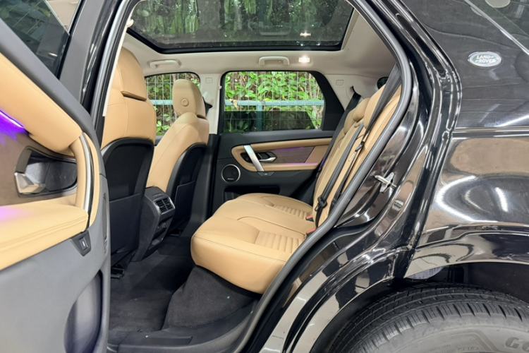 Used Land Rover Discovery Sport 2025 249 PS Performance Tech Edition Interior 1
