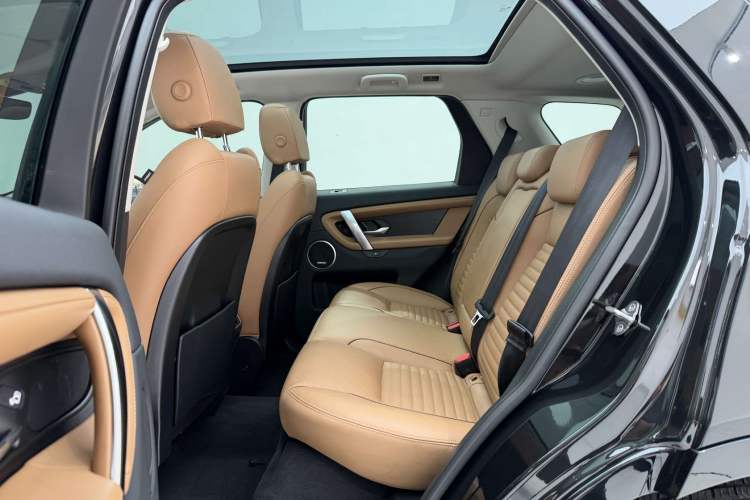 Used Land Rover Discovery Sport 2025 249 PS Explorer Special Edition Interior 2