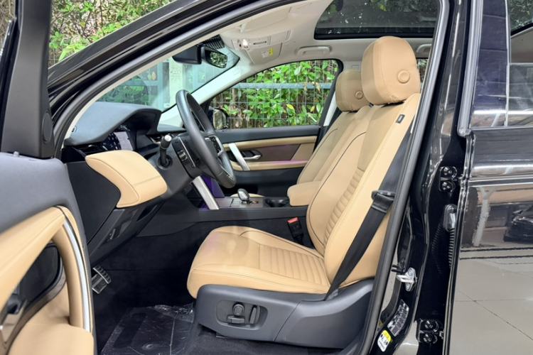 Used Land Rover Discovery Sport 2025 249 PS Performance Tech Edition Interior 3