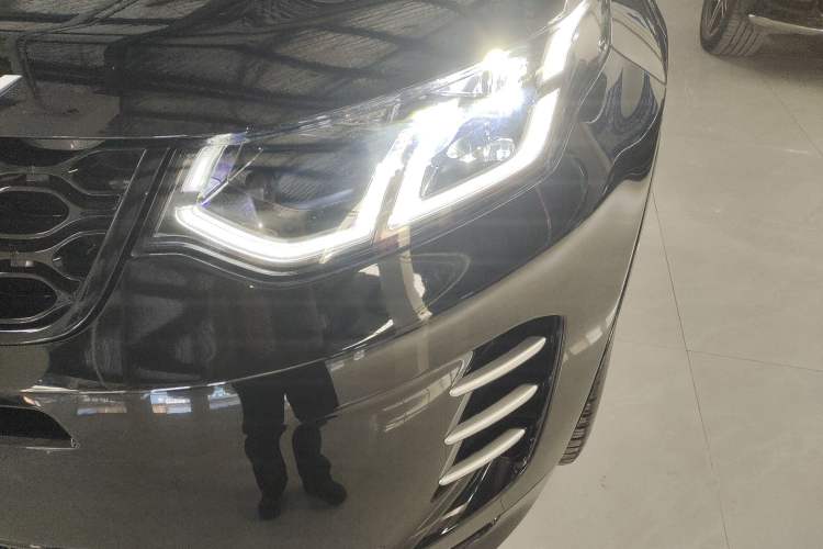 Used Land Rover Discovery Sport 2025 249 PS Performance Tech Edition Left Front Headlight
