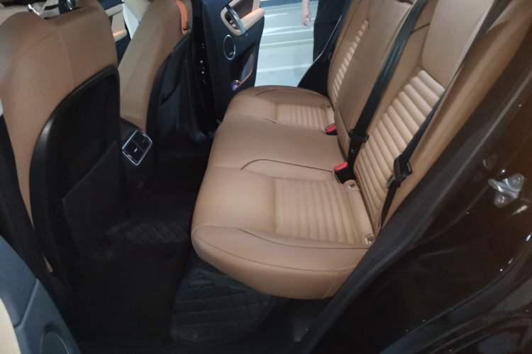 Used Land Rover Discovery Sport 2025 249 PS Performance Tech Edition Left Rear Seat
