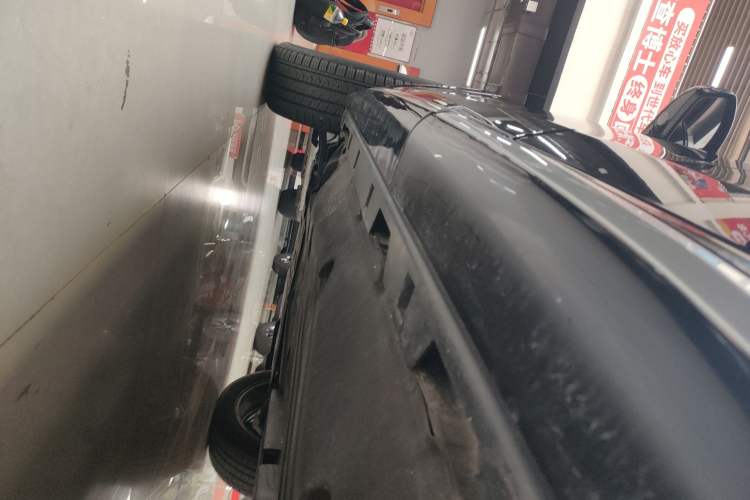 Used Land Rover Discovery Sport 2025 249 PS Performance Tech Edition Left Side Sill