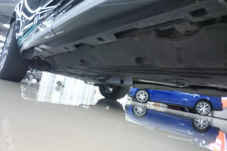 Used Land Rover Discovery Sport 2025 249 PS Performance Tech Edition Left Side Sill