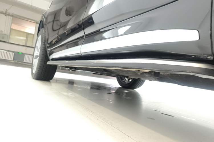 Used Land Rover Discovery Sport 2025 249 PS Performance Tech Edition Left Side Sill