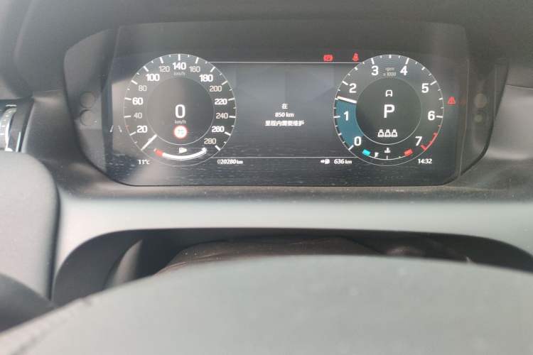 Used Land Rover Discovery Sport 2025 249 PS Performance Tech Edition Odometer Close Up