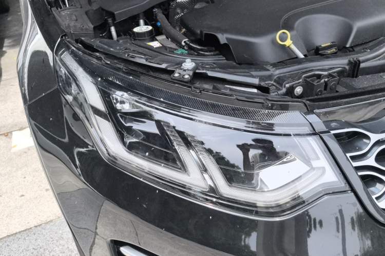 Used Land Rover Discovery Sport 2025 249 PS Performance Tech Edition Right Front Headlight