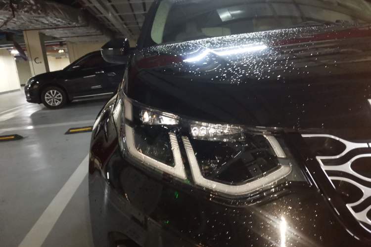 Used Land Rover Discovery Sport 2025 249 PS Performance Tech Edition Right Front Headlight