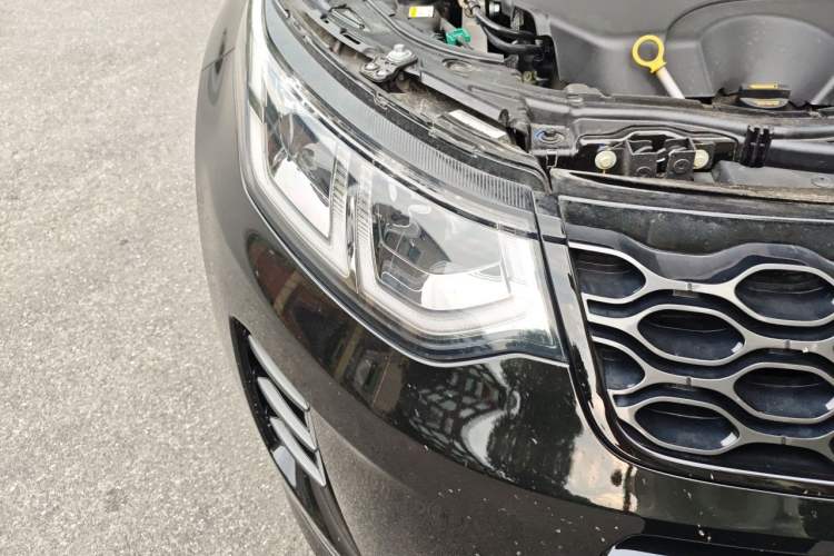 Used Land Rover Discovery Sport 2025 249 PS Explorer Special Edition Right Front Headlight