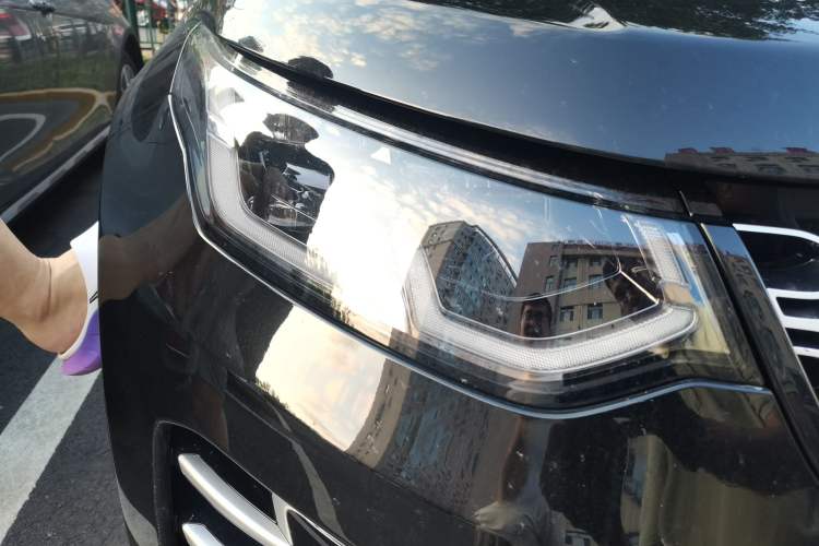 Used Land Rover Discovery Sport 2025 249 PS Performance Tech Edition Right Front Headlight